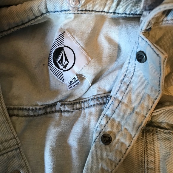 Volcom Jean Jacket (hood is removable) - Picture 2 of 4